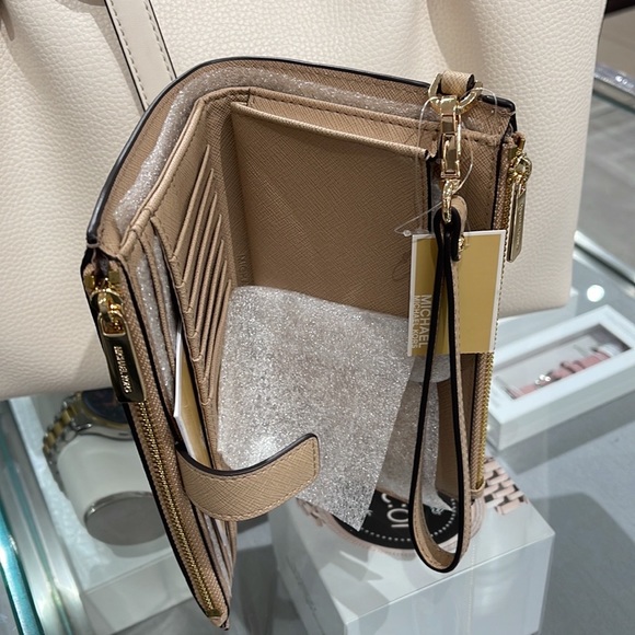 MICHAEL KORS LARGE DOUBLE ZIP WRISTLET wallet, clutch, 
Bisque - Picture 6 of 16